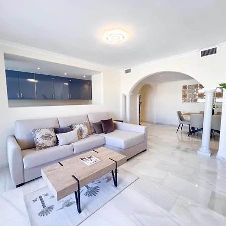 Lejlighed In Center With Sea Views